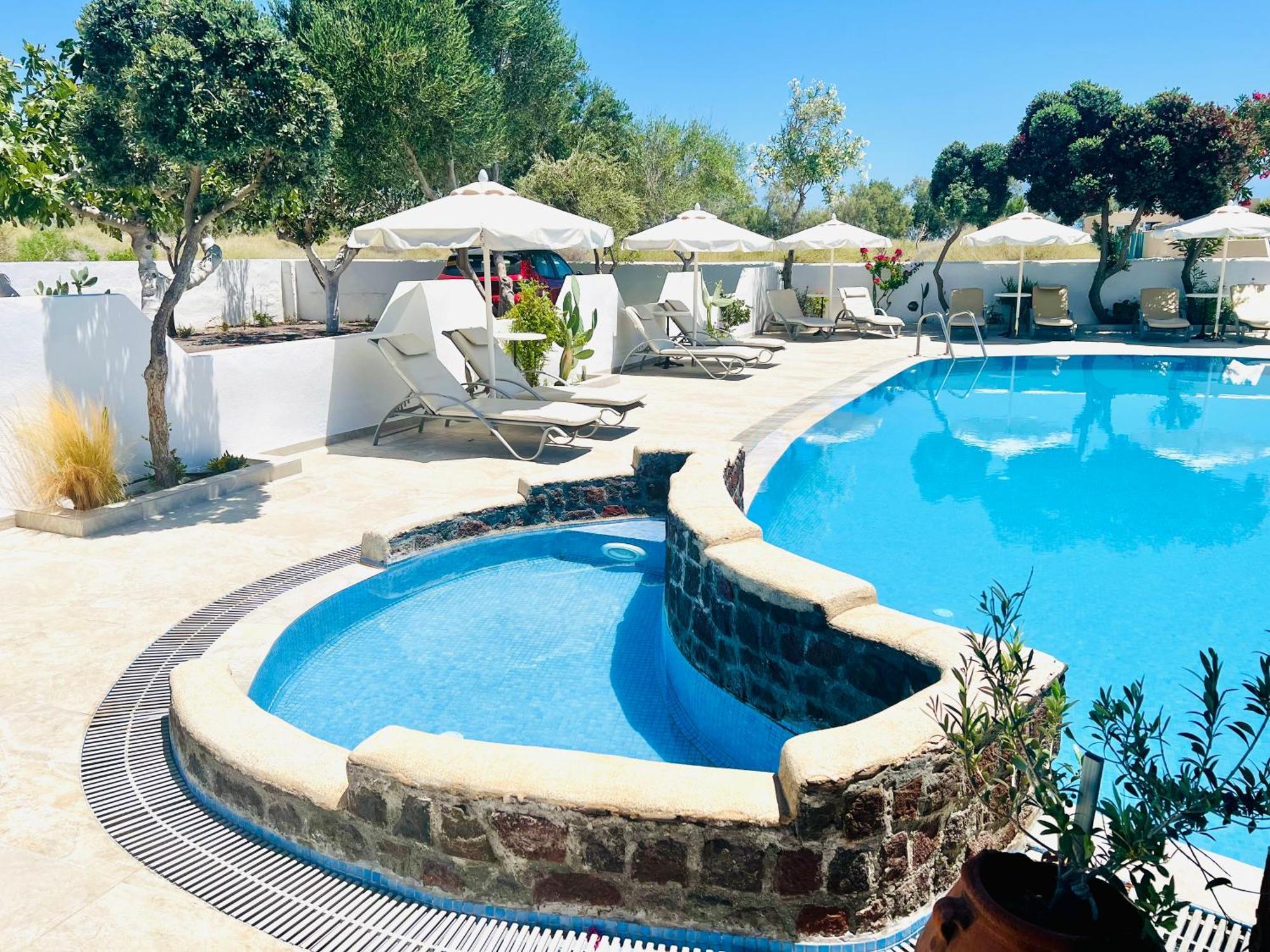 Arapiou Perivolos (Santorini)